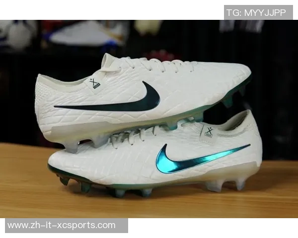 2025年男球星推荐足球鞋排行榜全解析最热款式一网打尽